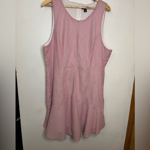 Nina Leonard Red and White Striped Seersucker Sleeveless Tiered Dress - Picture 1 of 7